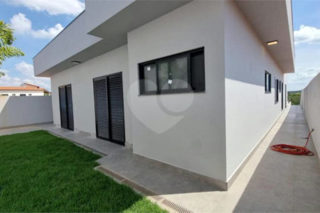 Casa à venda com 3 suítes no condomínio Portal dos Bandeirantes, Salto - SP