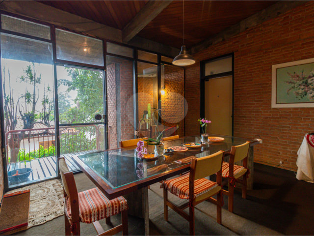 Casa à venda com 4 quartos, sendo 2 suítes,  em Jardim Prudência, São Paulo, SP