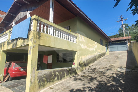 Chácara à venda com 3 quartos, sendo 1 suíte, no Centro, Nazaré Paulista, SP