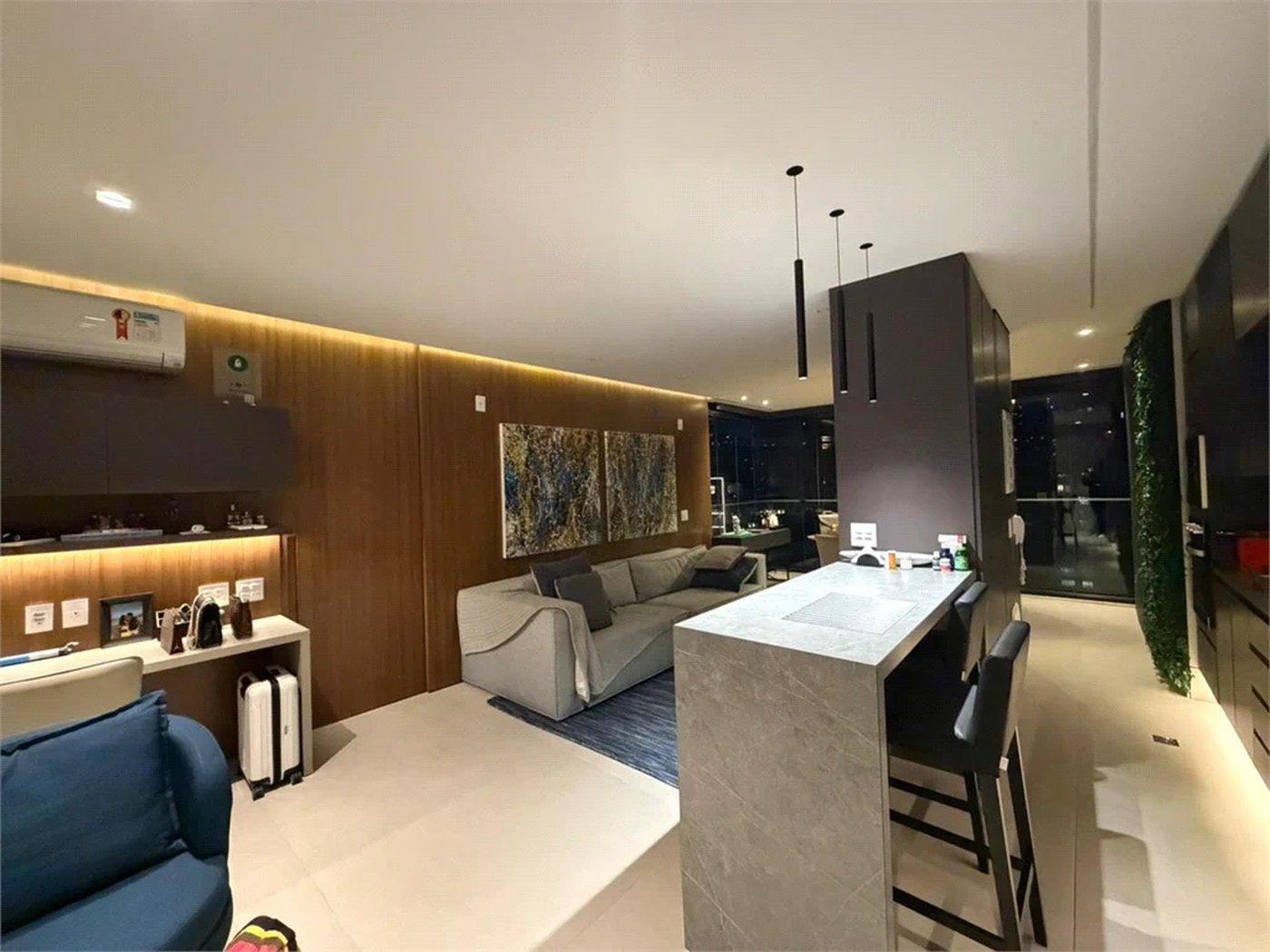 Apartamento à venda com 4 quartos, sendo 1 suíte,  em Cerqueira César, São Paulo, SP