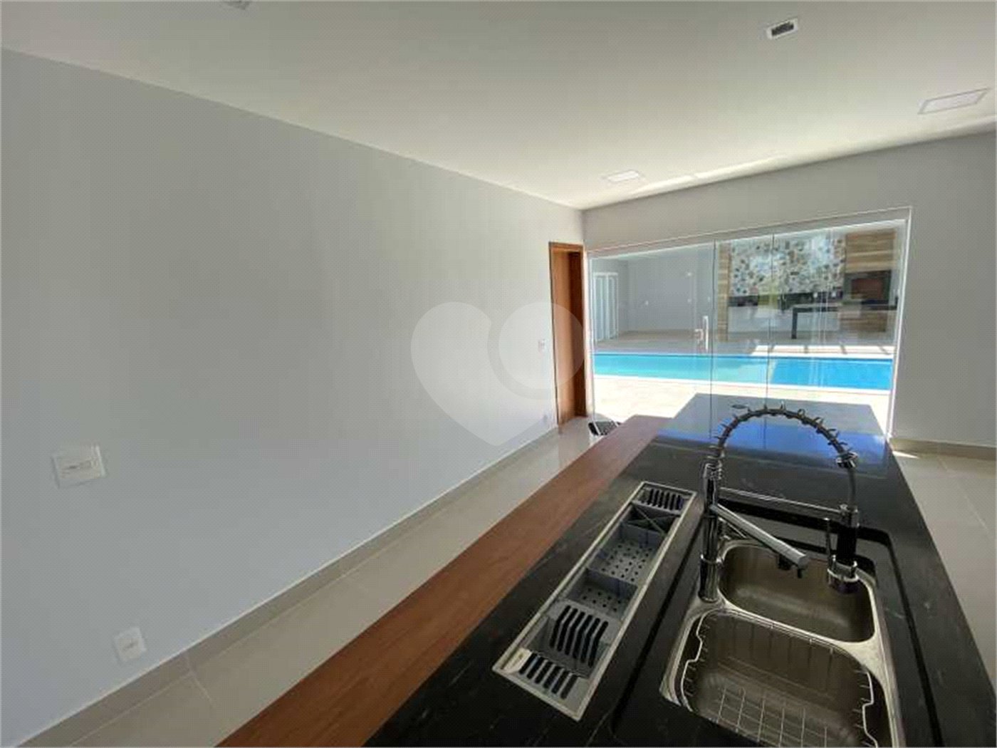 Casa à venda com 4 suítes em Ogiva, Cabo Frio, RJ