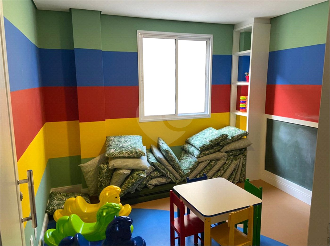 Apartamento à venda com 2 quartos, sendo 1 suíte,  em Vila Guarani (z Sul), São Paulo, SP