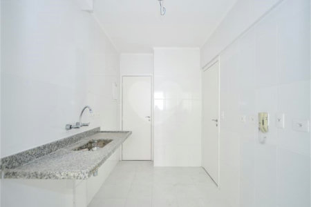 Apartamento à venda com 3 quartos, sendo 1 suíte, em Vila Gumercindo, São Paulo, SP