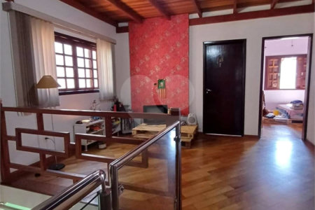 Sobrado à venda com 3 quartos, sendo 2 suítes,  em Jardim Marica, Mogi das Cruzes, SP