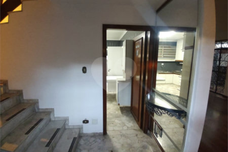 Sobrado à venda com 5 quartos, sendo 3 suítes, em Cidade Monções, São Paulo, SP