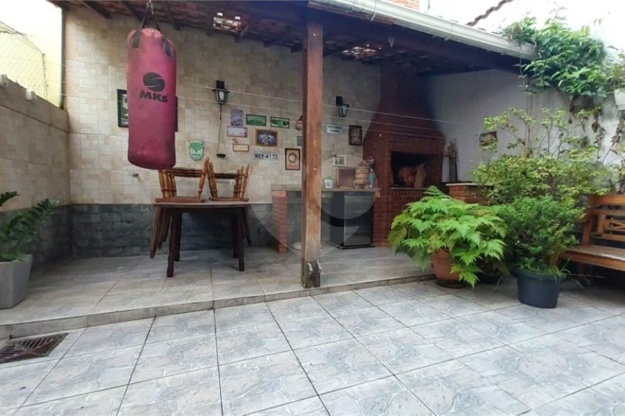 Casa à venda com 3 quartos, sendo 1 suíte,  em Vila Paulista, São Paulo, SP