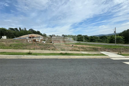 Terreno / Lote a Venda no Condomínio Residencial San Lucca em Vinhedo/SP