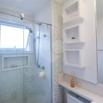 Espaço, conforto e uma localização privilegiada fazem deste apartamento mobiliado no Baeta Neves, em São Bernardo do Campo, uma excelente opção para seu novo lar. Com 118 m², três dormitórios e quatro banheiros, o imóvel oferece ambientes amplos para acomodar a família e receber amigos com comodidad