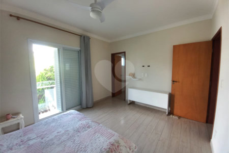 Casa à venda com 3 quartos, sendo 1 suíte, no condomínio São Domingos, Valinhos - SP