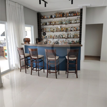 Casa à venda com 4 quartos, sendo 2 suítes, no condomínio Residencial Villaggio Paradiso, Itatiba - SP