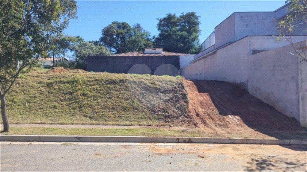 Terreno à venda com 1 suíte no condomínio Jatobás, Vinhedo - SP