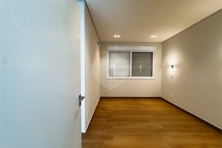 Casa à venda com 4 suítes no condomínio Villa dos Pinheiros, Indaiatuba - SP