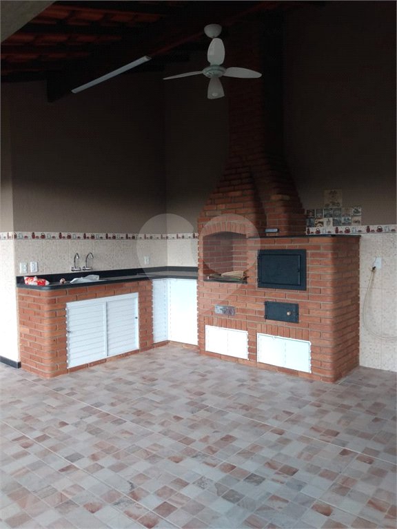 Casa à venda com 3 quartos, sendo 1 suíte, no condomínio Marf Ii, Bom Jesus dos Perdões - SP