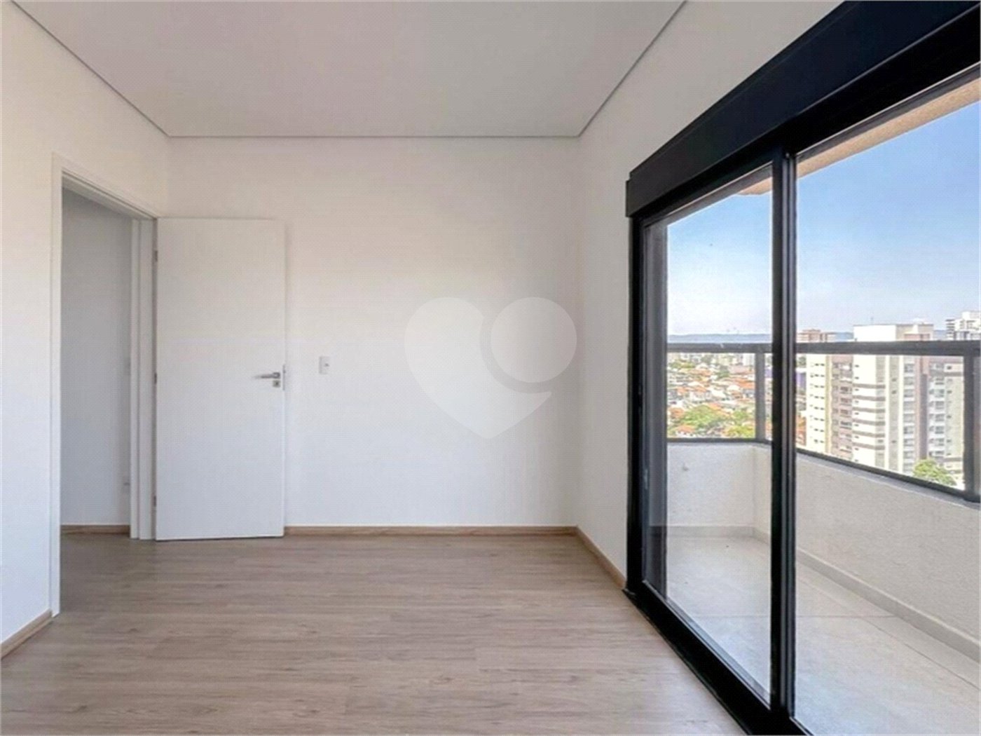 Apartamento à venda com 3 suítes em Vila Lucy, Sorocaba, SP