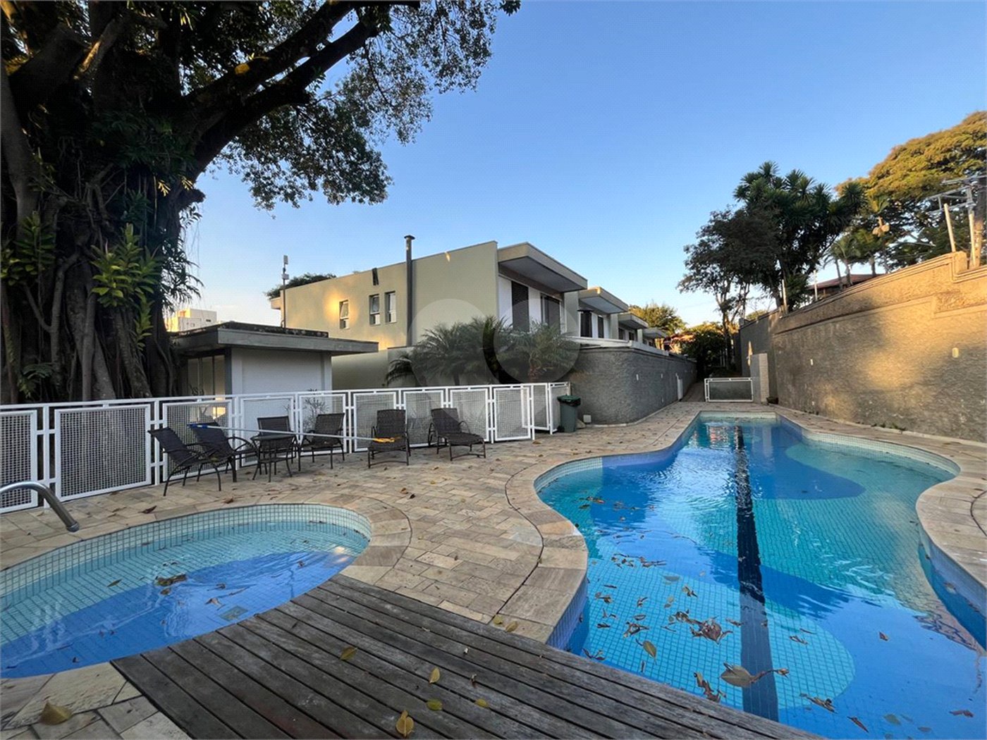 Casa à venda com 3 suítes no condomínio Domus, São Paulo - SP