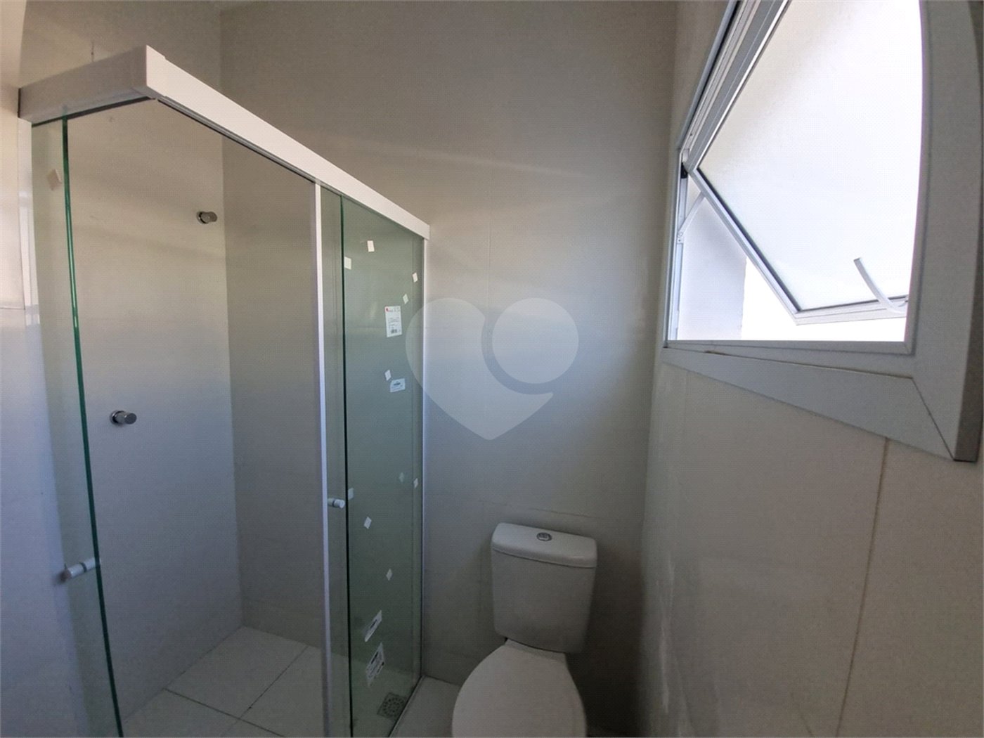 Casa à venda com 3 quartos, sendo 1 suíte, no condomínio Residencial Américo Figueiredo, Sorocaba - SP
