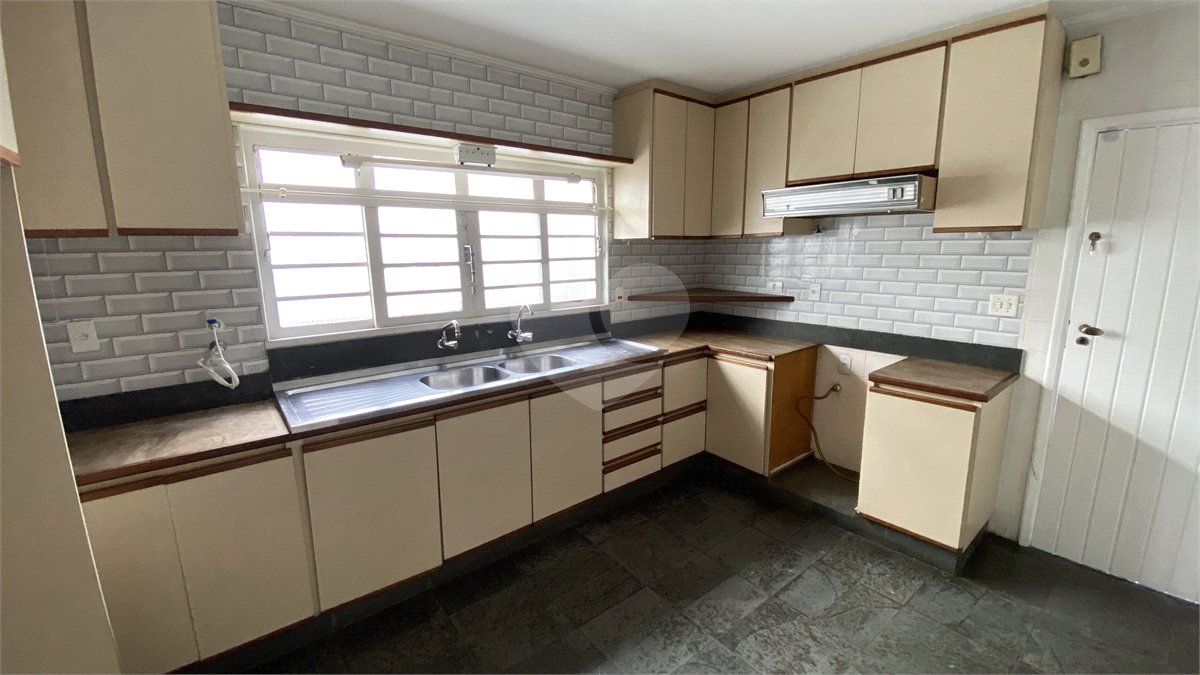 Sobrado à venda com 3 quartos, sendo 1 suíte, em Brooklin Velho, São Paulo, SP
