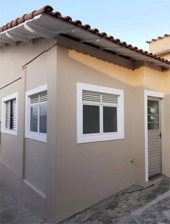 Sobrado à venda com 2 quartos em Km 18, Osasco, SP