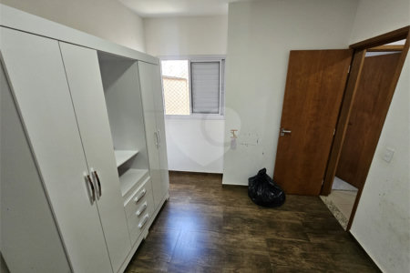 Sobrado à venda com 3 quartos, sendo 1 suíte,  em Vila Nivi, São Paulo, SP