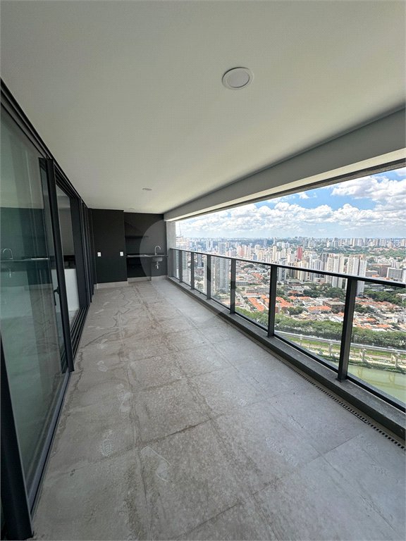 Apartamento à venda com 2 suítes em Jardim Morumbi, São Paulo, SP