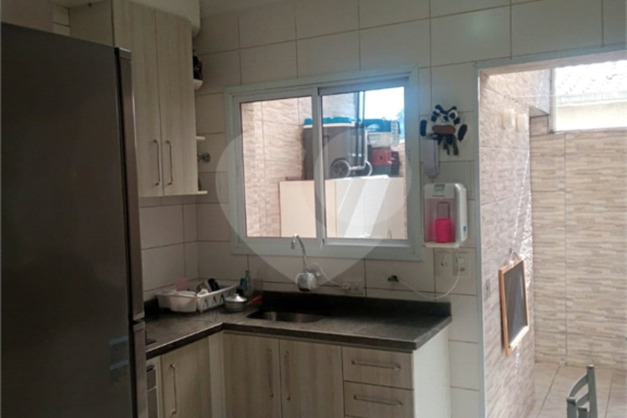 Casa à venda com 3 quartos, sendo 1 suíte,  no condomínio Village St. Louis, São Paulo - SP