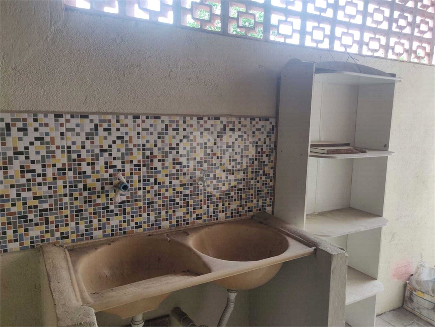 Sobrado à venda com 4 quartos em Jardim Limoeiro, São José dos Campos, SP