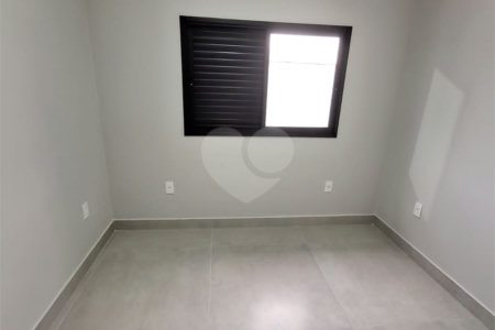 Casa à venda com 3 quartos, sendo 1 suíte,  no condomínio Helena Maria, Sorocaba - SP