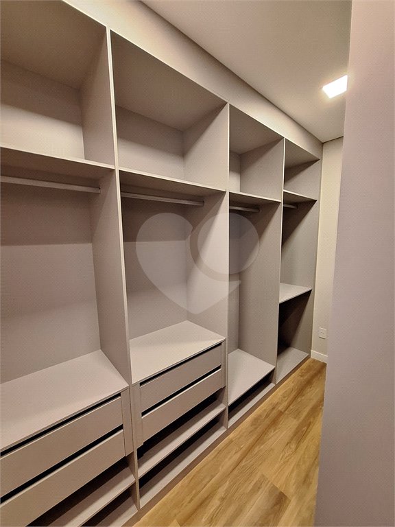 Casa à venda com 3 suítes no condomínio Alphaville Castelo, Itu - SP