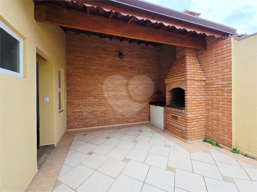 Casa à venda com 3 quartos, sendo 1 suíte, no condomínio Parque das Árvores, Sorocaba - SP