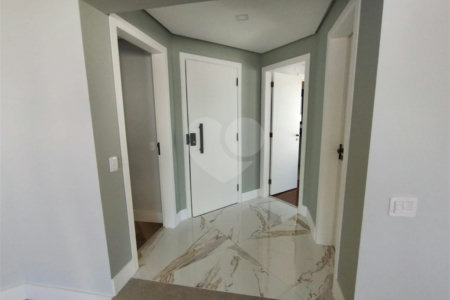 Apartamento à venda com 5 quartos, sendo 2 suítes, em Aclimação, São Paulo, SP