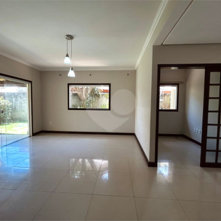 Casa à venda com 1 quarto, sendo 3 suítes,  em Outerio da Glória, Porto Seguro, BA