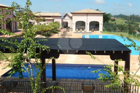 Casa à venda com 4 suítes no condomínio Campo de Toscana, Vinhedo - SP