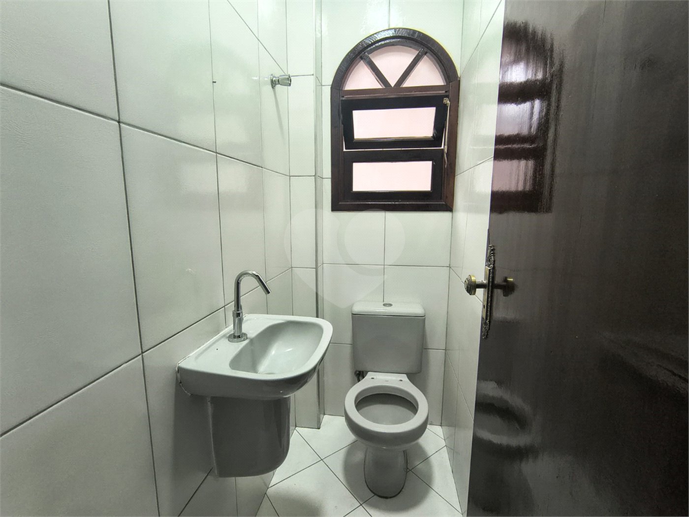 Sobrado à venda com 3 quartos, sendo 1 suíte, em Jardim D'abril, Osasco, SP