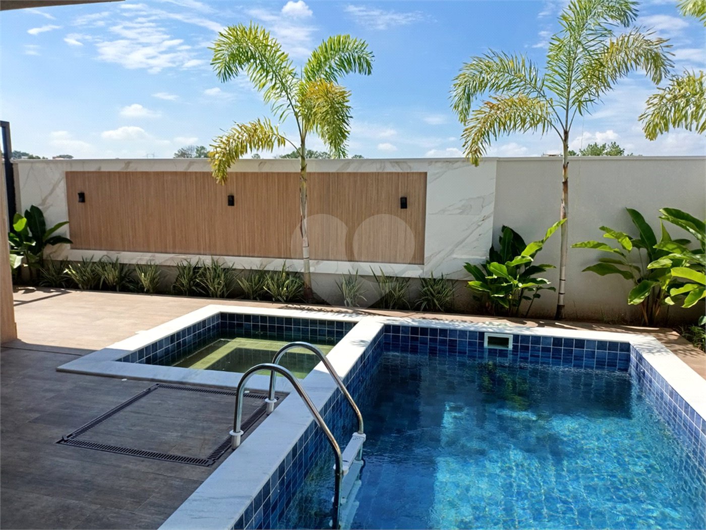 Casa à venda com 3 suítes no condomínio Villa Sapezal, Indaiatuba - SP