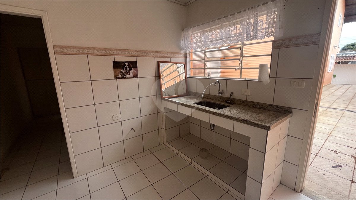 Sobrado à venda ou para alugar com 4 quartos, sendo 2 suítes, em Jardim Terceiro Centenário, Atibaia, SP