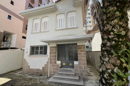 Casa com 3 dormitórios para alugar, 284 m² por R$ 21.162,89 - Gonzaga - Santos/SP