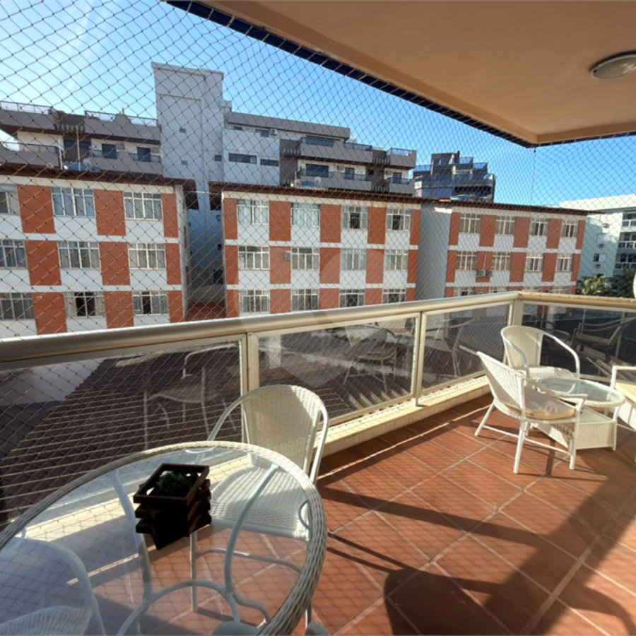 Apartamento à venda com 3 quartos, sendo 1 suíte, em Vila Nova, Cabo Frio, RJ