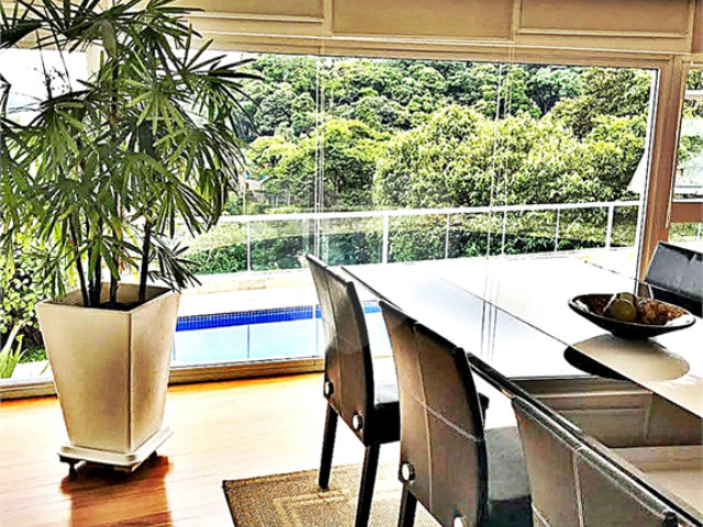 Casa à venda com 4 suítes no condomínio Residencial Jd. Ibiratiba, São Paulo - SP