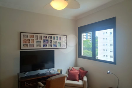 Apartamento à venda com 3 suítes em Vila Suzana, São Paulo, SP