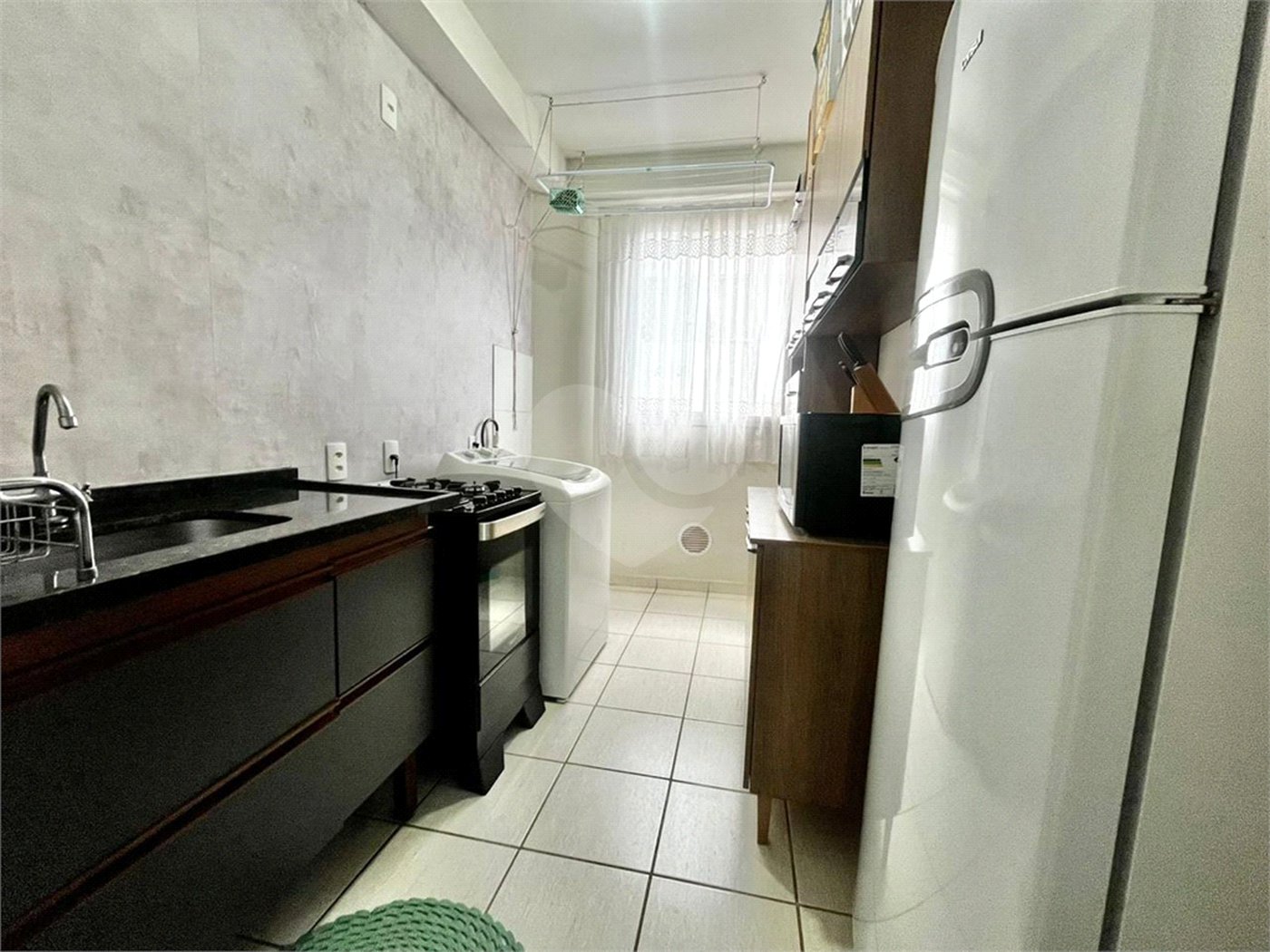 Casa à venda com 2 quartos, sendo 1 suíte,  no condomínio Residencial Jasmin, Itapetininga - SP