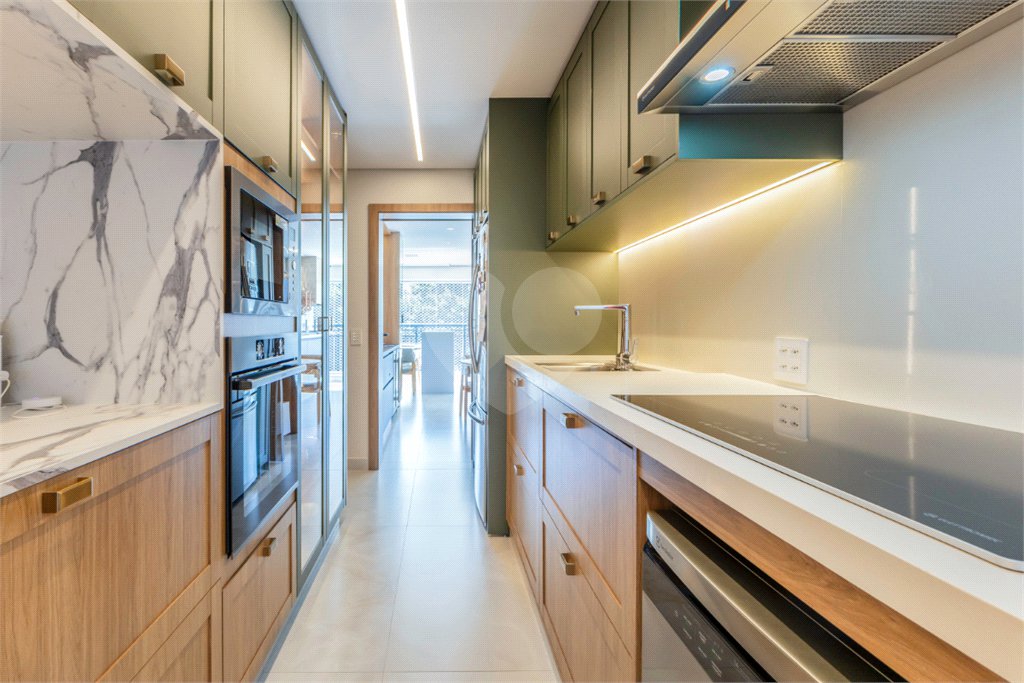 Apartamento à venda com 3 suítes em Indianópolis, São Paulo, SP