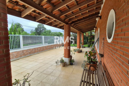 Casa à venda com 4 quartos, sendo 1 suíte,  em Villarejo Sopé da Serra (Vilarejo), Cabreúva, SP