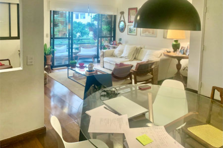 Apartamento à venda com 2 quartos, sendo 1 suíte,  em Real Parque, São Paulo, SP