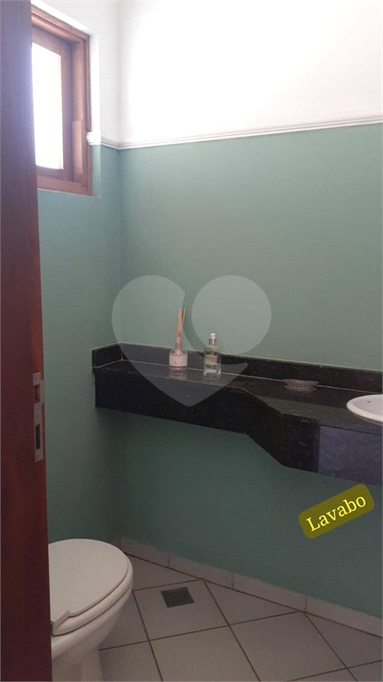 Casa à venda com 3 quartos, sendo 1 suíte, no condomínio Zuleika Jabour, Salto - SP