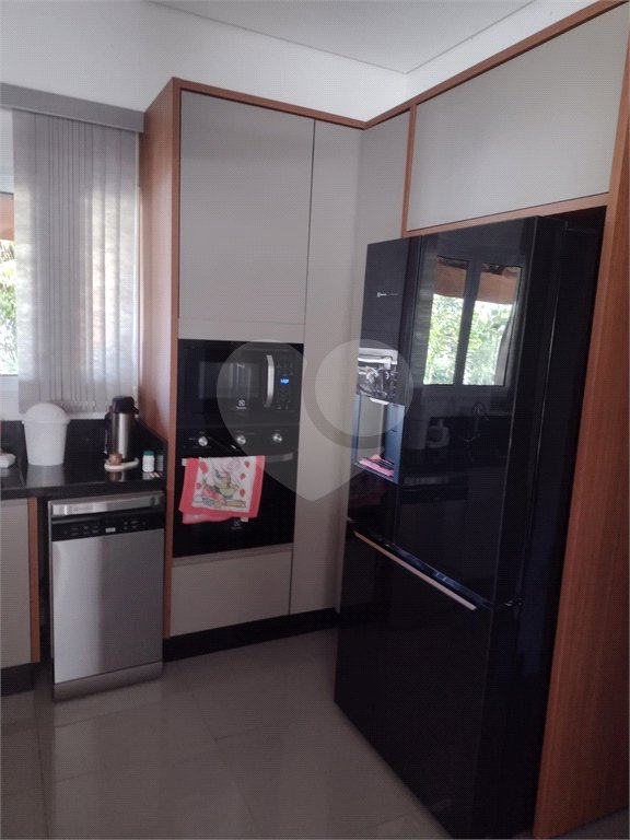 Casa à venda com 5 quartos, sendo 4 suítes, no condomínio Clube Florada Suzano, Suzano - SP