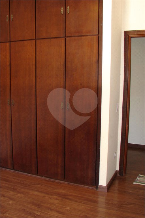 Casa à venda com 3 quartos, sendo 1 suíte, no condomínio Estância Marambaia, Vinhedo - SP
