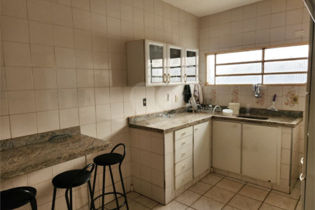 Casa à venda com 4 quartos, sendo 1 suíte, no Centro, Araraquara, SP