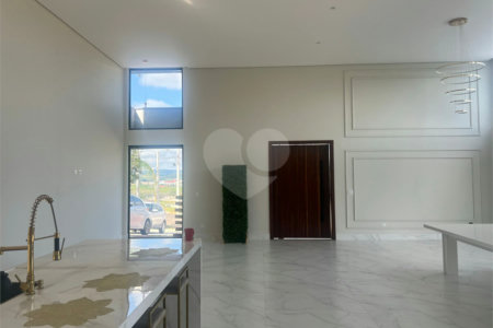 Casa à venda com 3 quartos, sendo 2 suítes,  no condomínio Residencial Alto da Floresta, Bom Jesus dos Perdões - SP