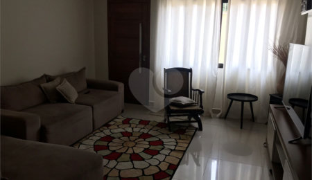 Casa à venda com 3 quartos, sendo 1 suíte,  no condomínio Felipe, São Paulo - SP