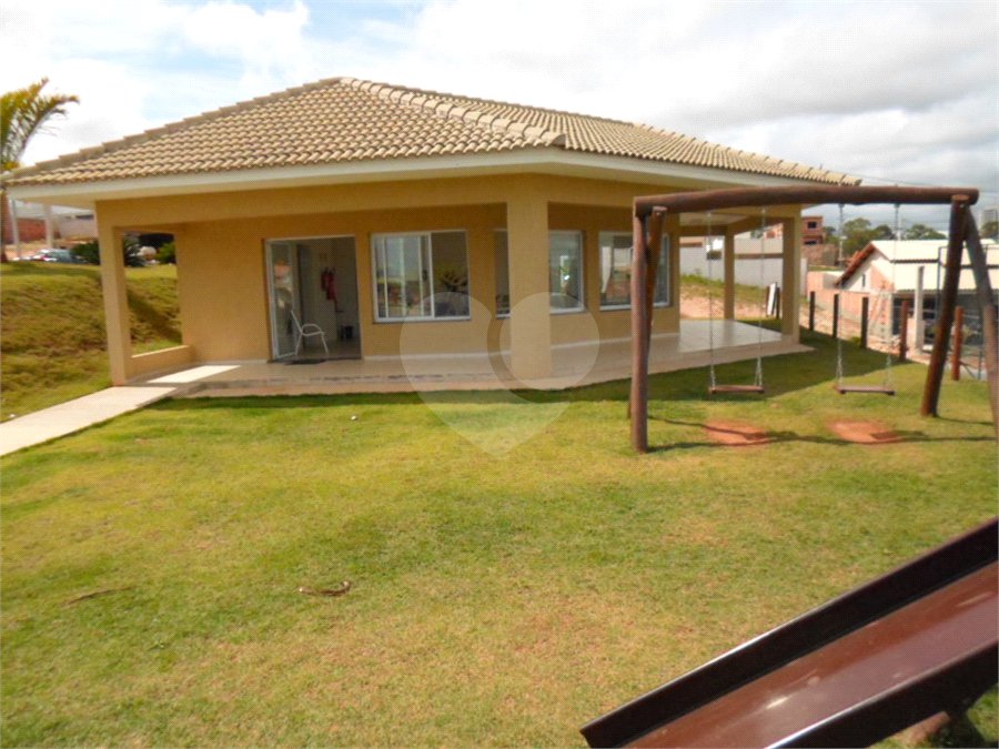 Casa à venda com 4 quartos, sendo 1 suíte, no condomínio Villagio Milano, Sorocaba - SP